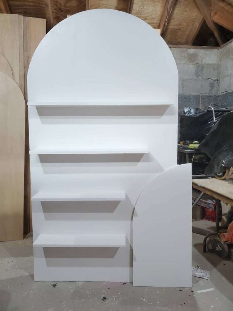 Round Champagne Wall + Side Sign
